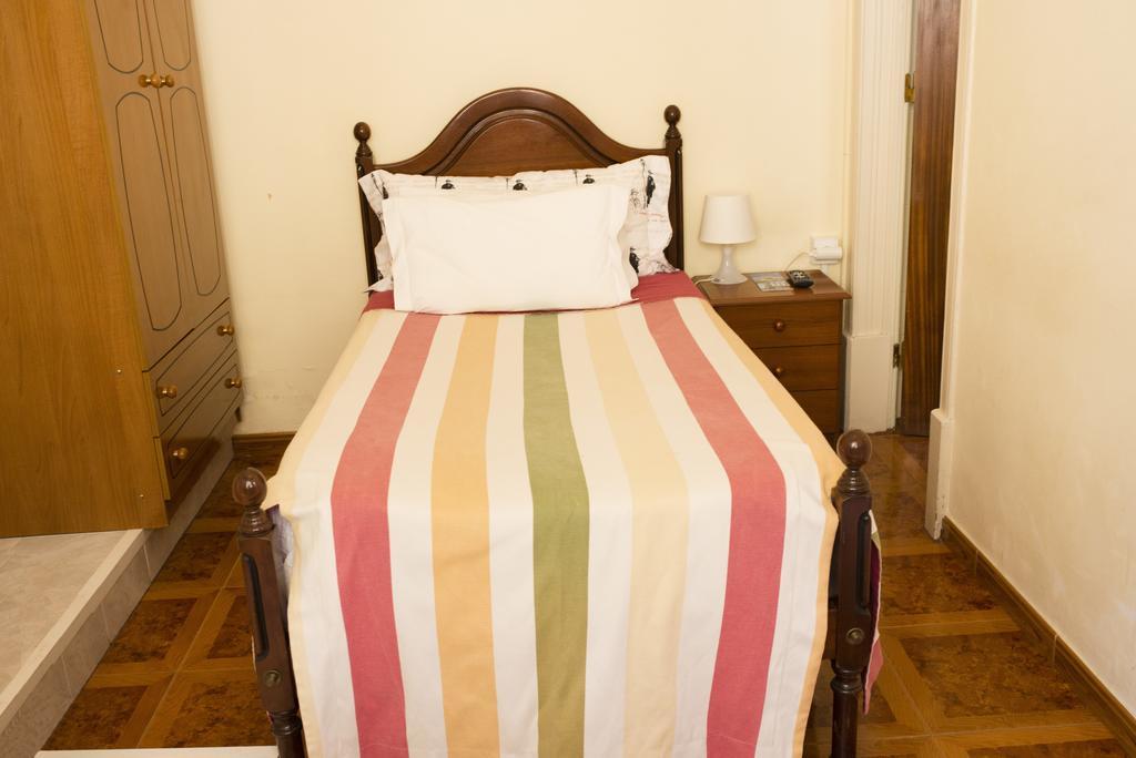 Residencial Valentina Hotel Lisbon Room photo