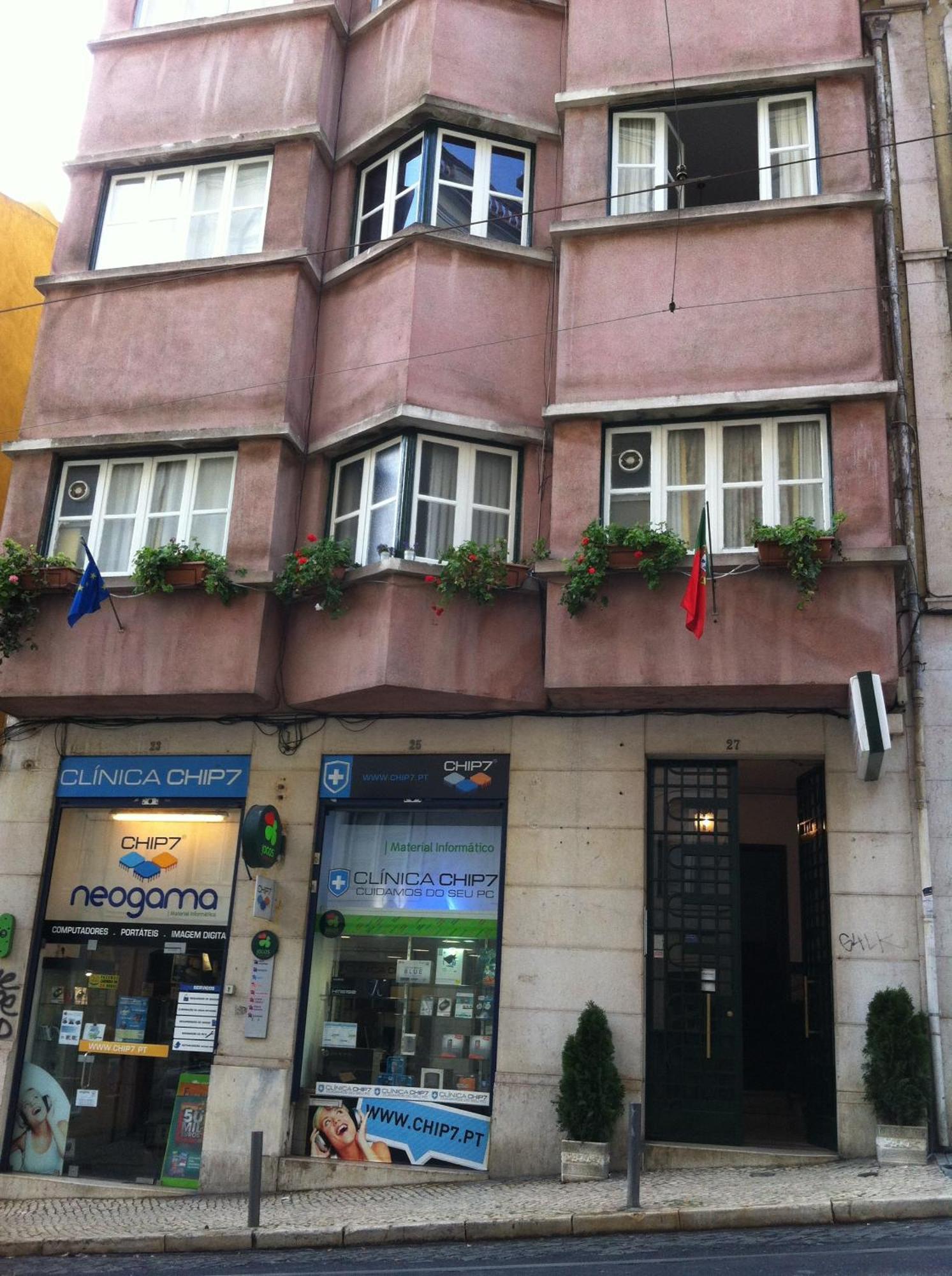 Residencial Valentina Hotel Lisbon Exterior photo The headquarters of the party in Madrid